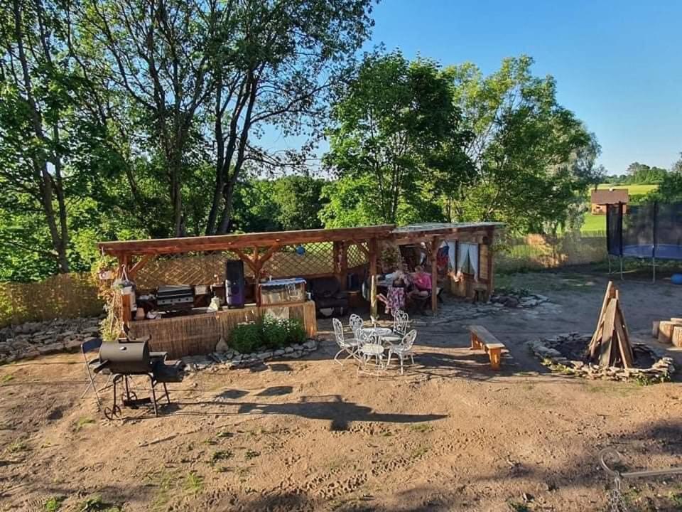 B&B Rando & Kaerdi Juures Oue Lyuganuse Екстериор снимка